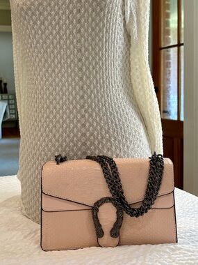 Women's Blush Pink Chain Snakeskin Shoulder Bag NWOT Gorgeous & Fresh